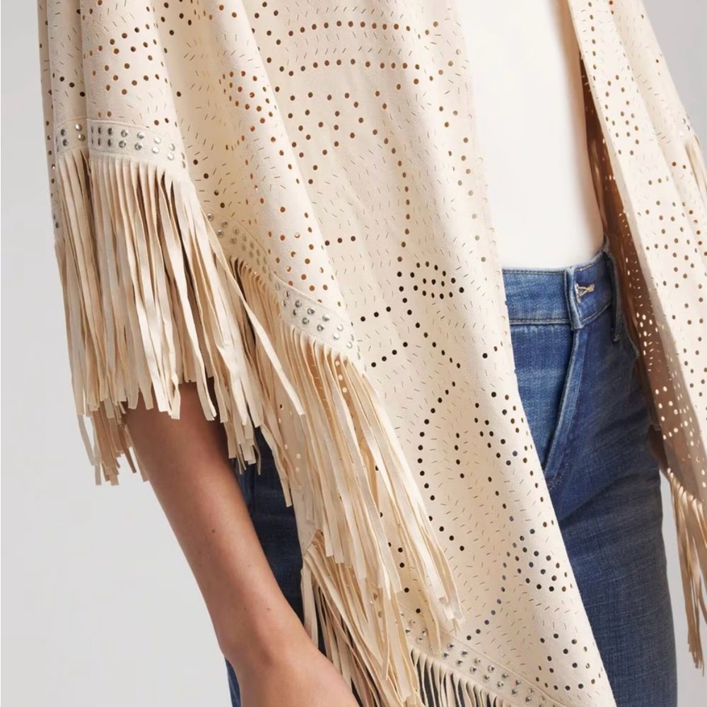 Fringed Cream shawl - Picture 3 of 3